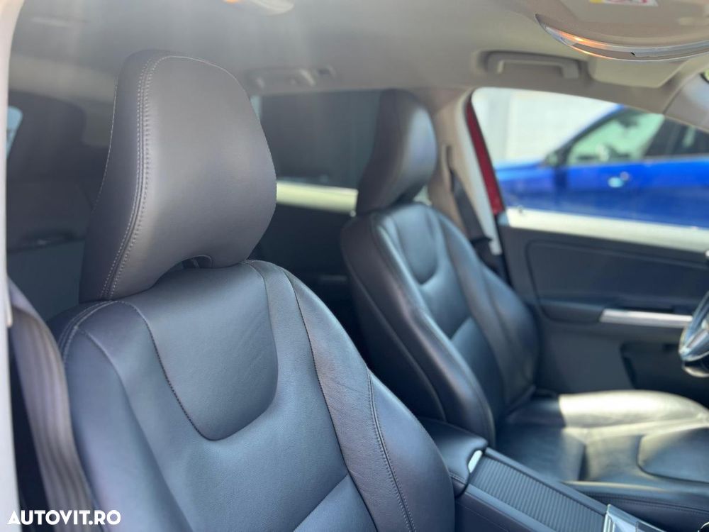 Volvo XC 60 D5AWD Momentum - 20
