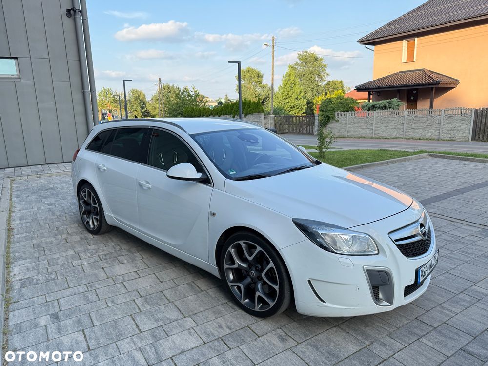 Opel Insignia 2.8 V6 Turbo 4x4 Sports Tourer OPC - 2
