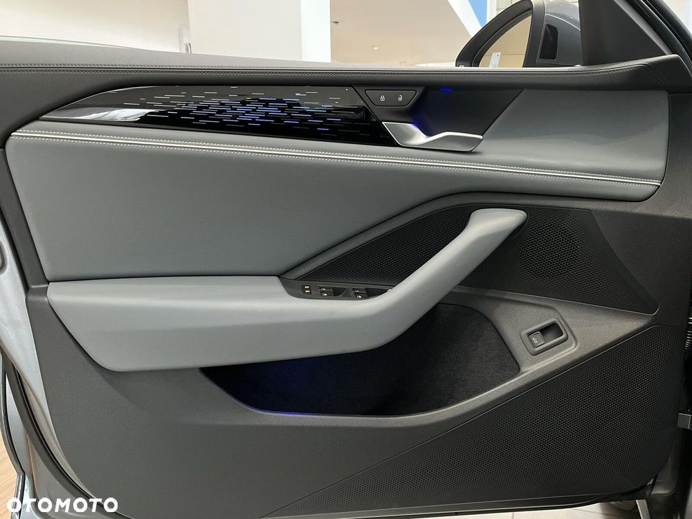 Volkswagen Passat - 13