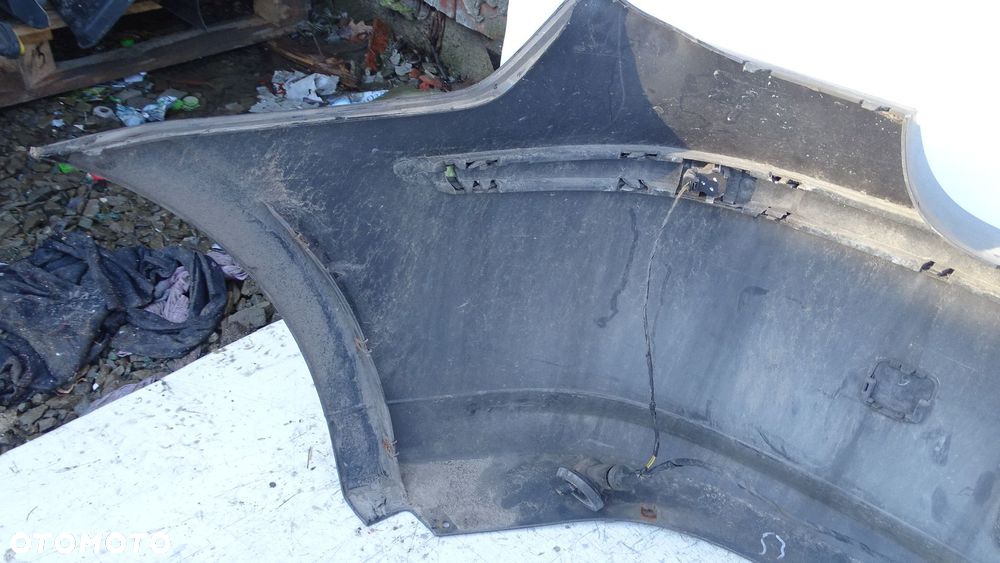 ZDERZAK TYŁ BMW E81 116i 2.0 KOL: 668 - 4