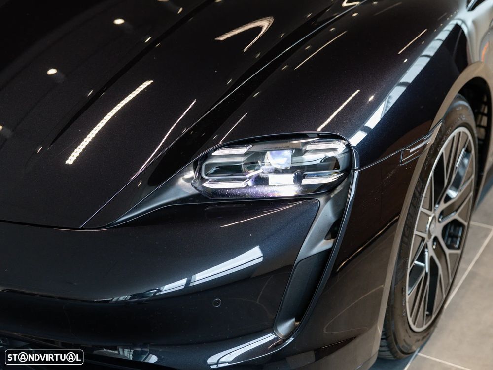 Porsche Taycan Sport Turismo - 13