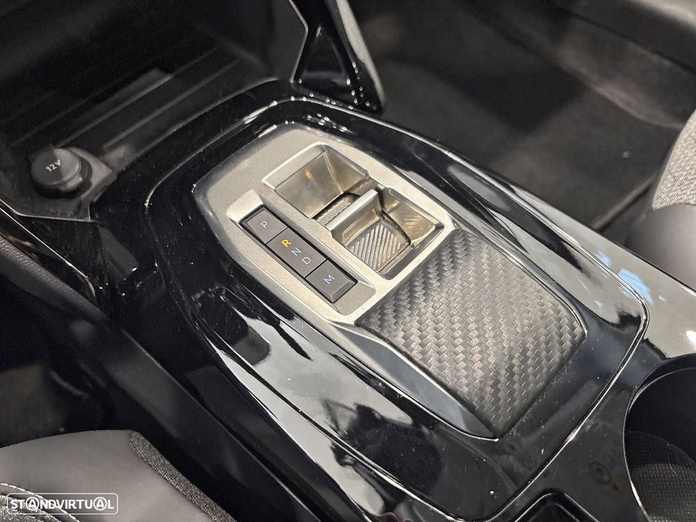 Peugeot 208 1.2 Hybrid Allure e-DCS6 - 20