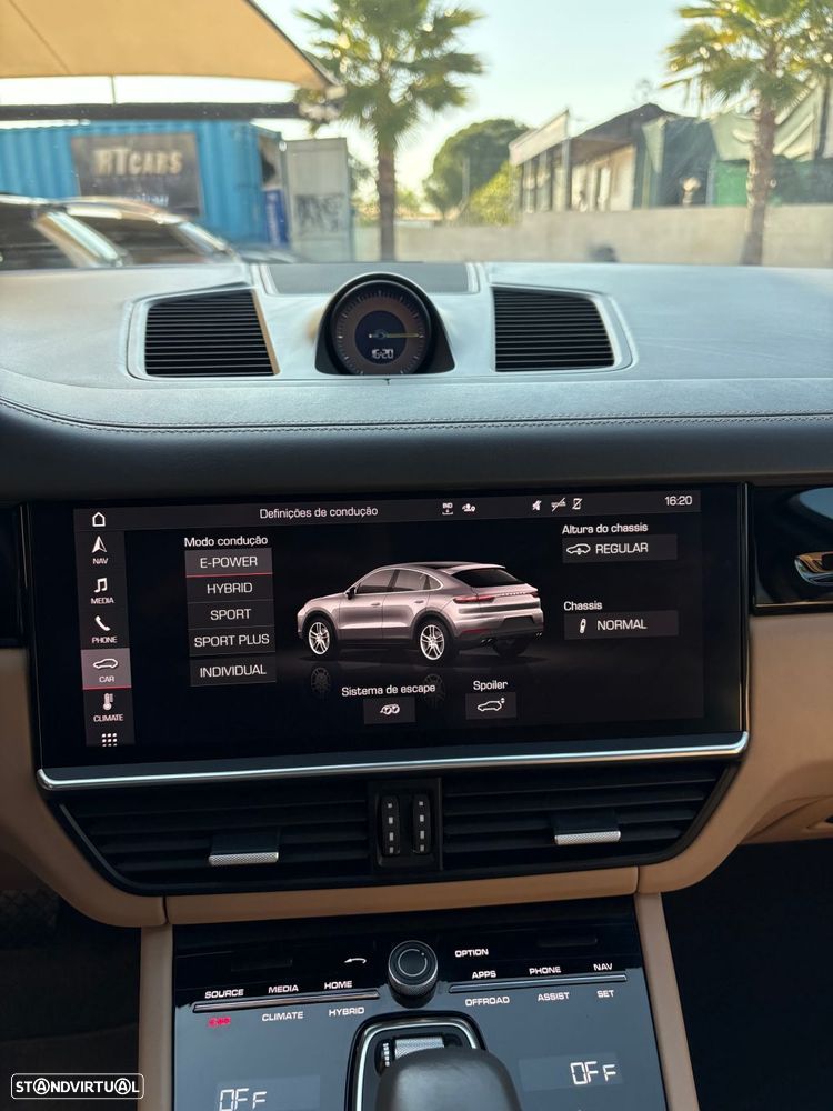 Porsche Cayenne Coupé E-Hybrid Platinum Edition - 18