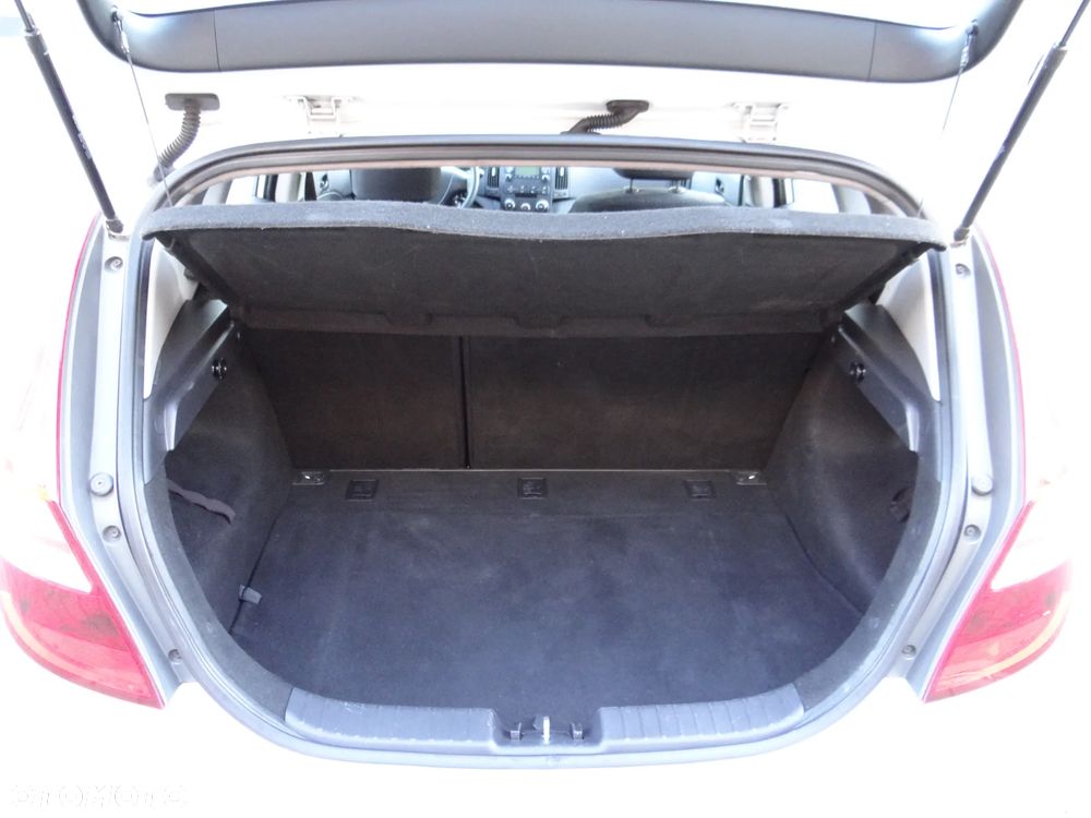 Hyundai i30 1.4 Classic - 23