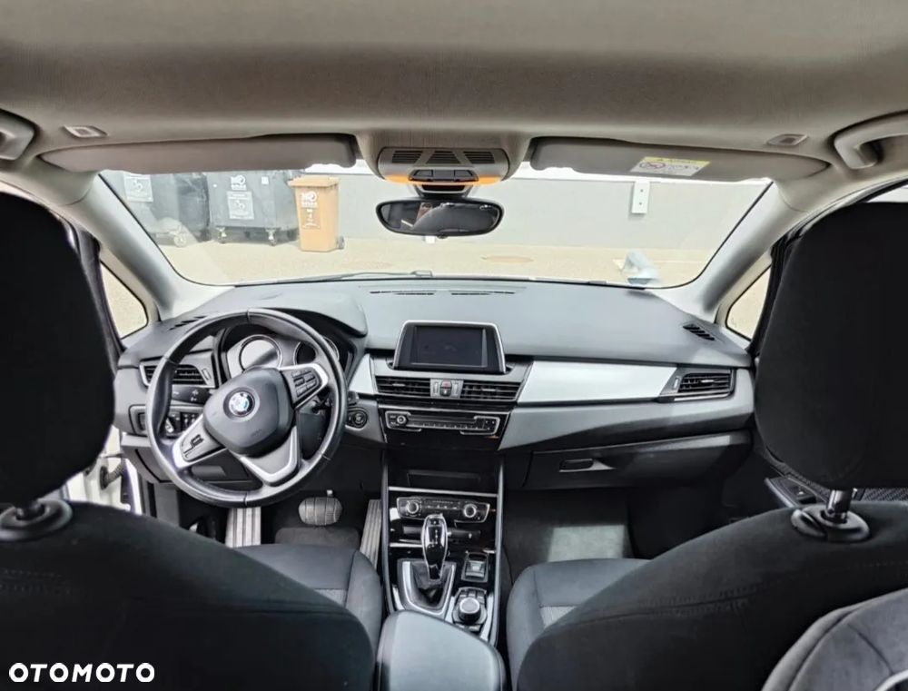 BMW Seria 2 218i - 8