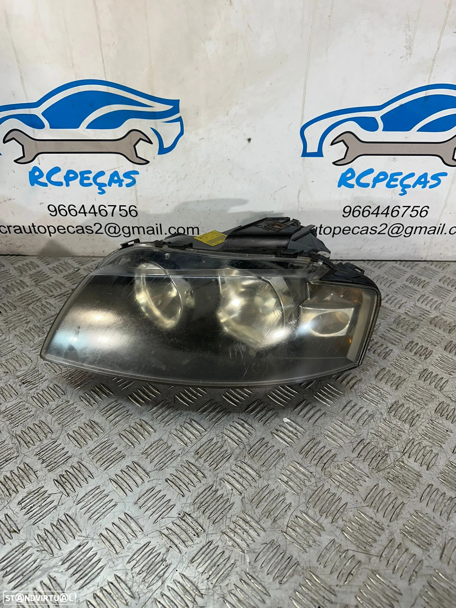 .Conjunto Oticas Farois Frontais Frente Original Audi A3 8P Halogéneo 2003 - 2010 8P0941003L 8P0941004L - 8