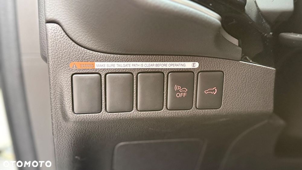 Mitsubishi Outlander 2.0 4WD Top - 29