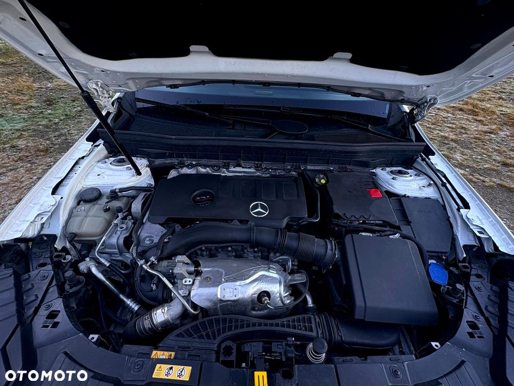 Mercedes-Benz GLB 250 4Matic 8G-DCT Progressive - 14