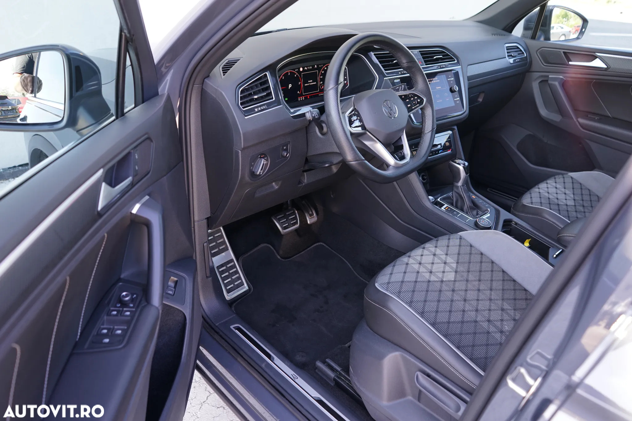 Volkswagen Tiguan - 12