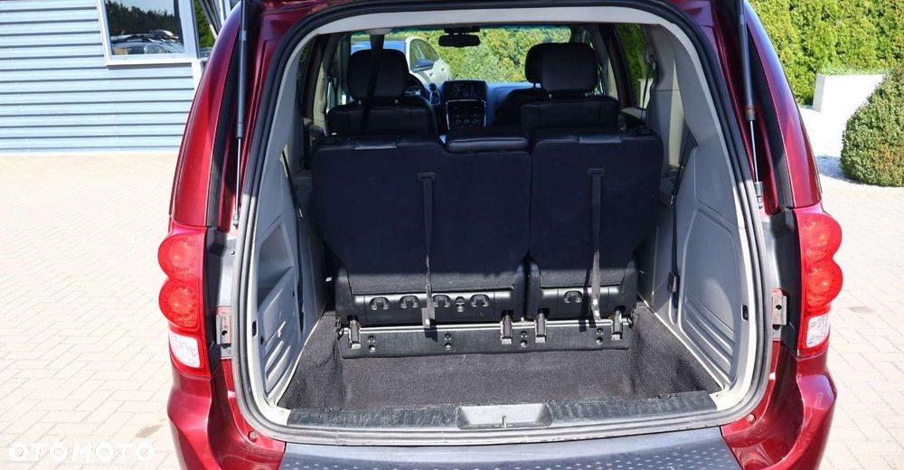 Dodge Grand Caravan - 36