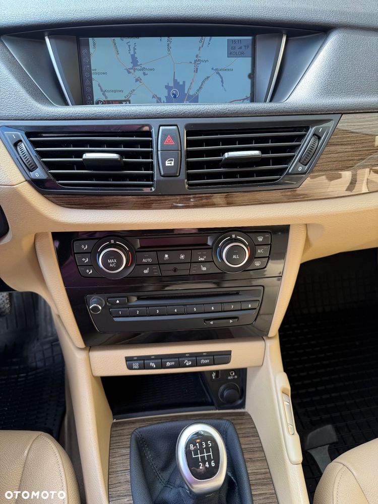 BMW X1 xDrive18d xLine - 12