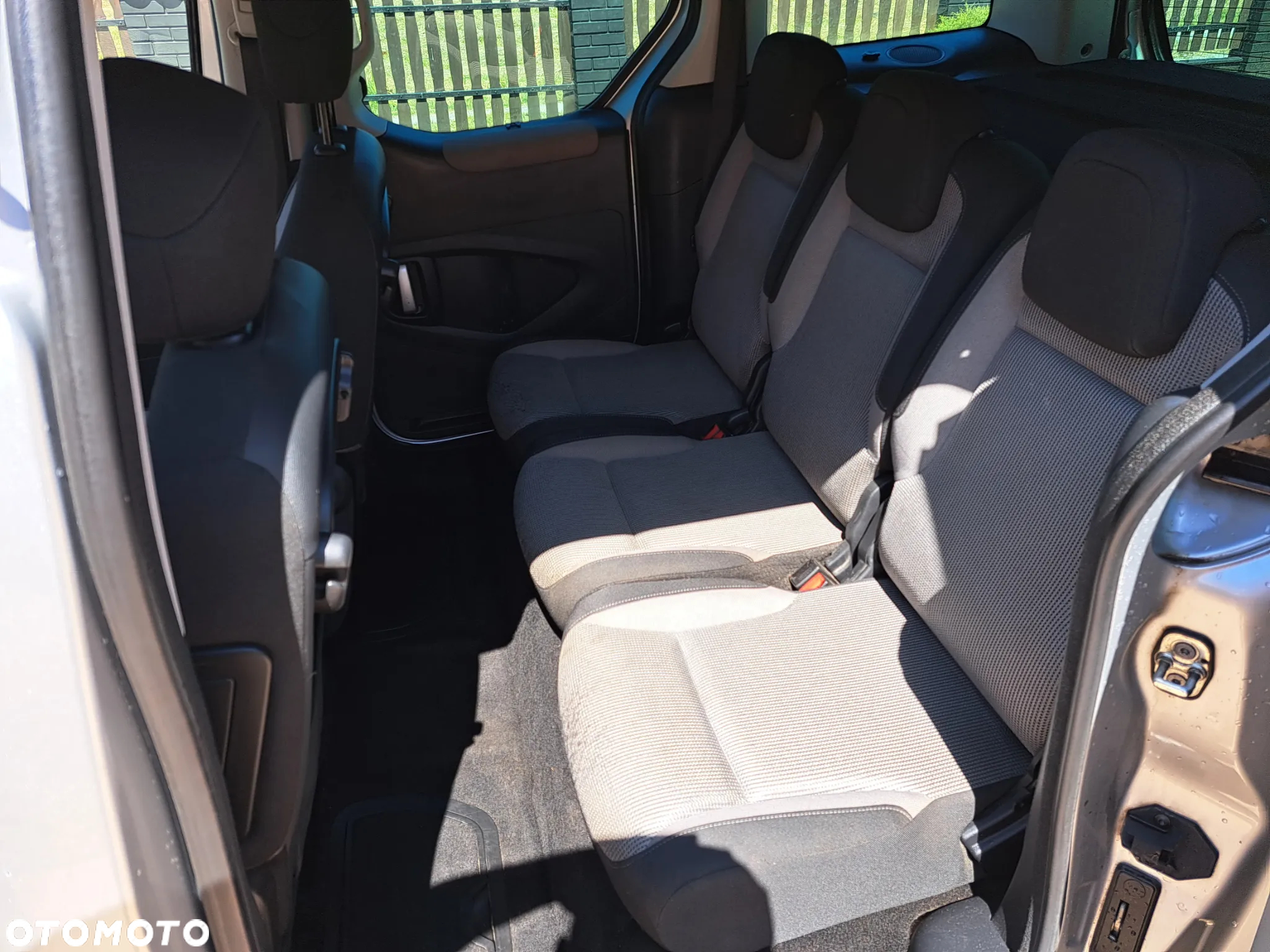 Peugeot Partner Tepee HDi FAP 110 Family - 11
