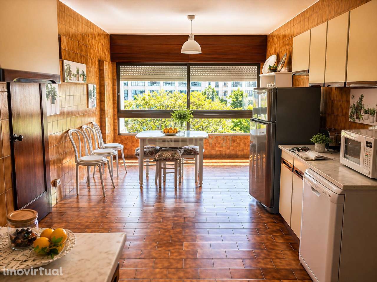 T4 Mobilado com Varanda e Estacionamento junto ao Estádio José de Alva - Grande imagem: 2/18