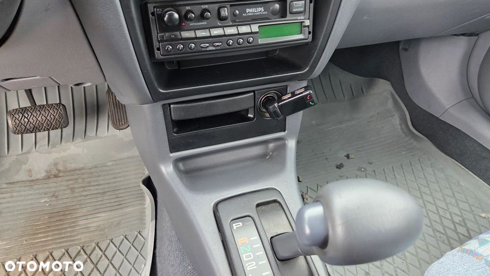 Toyota Starlet 1.4 - 8