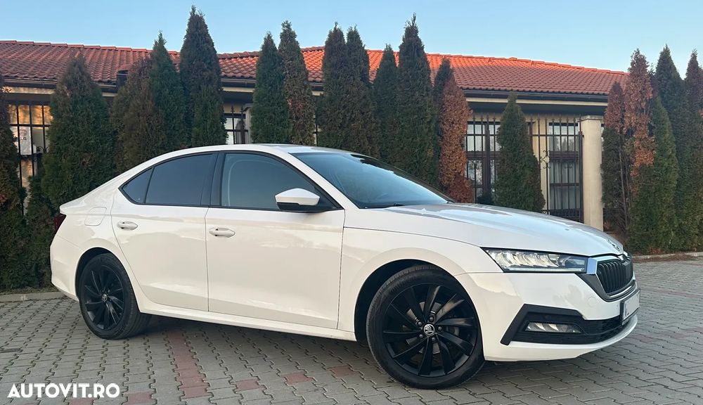 Skoda Octavia 2.0 TDI DSG Ambition - 1