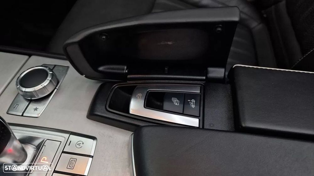Mercedes-Benz SL 400 9G-TRONIC designo edition — fotografia 41
