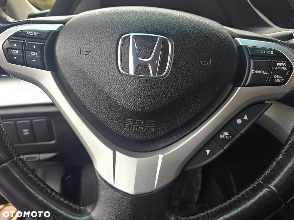 Honda Accord 2.0 Executive - 11