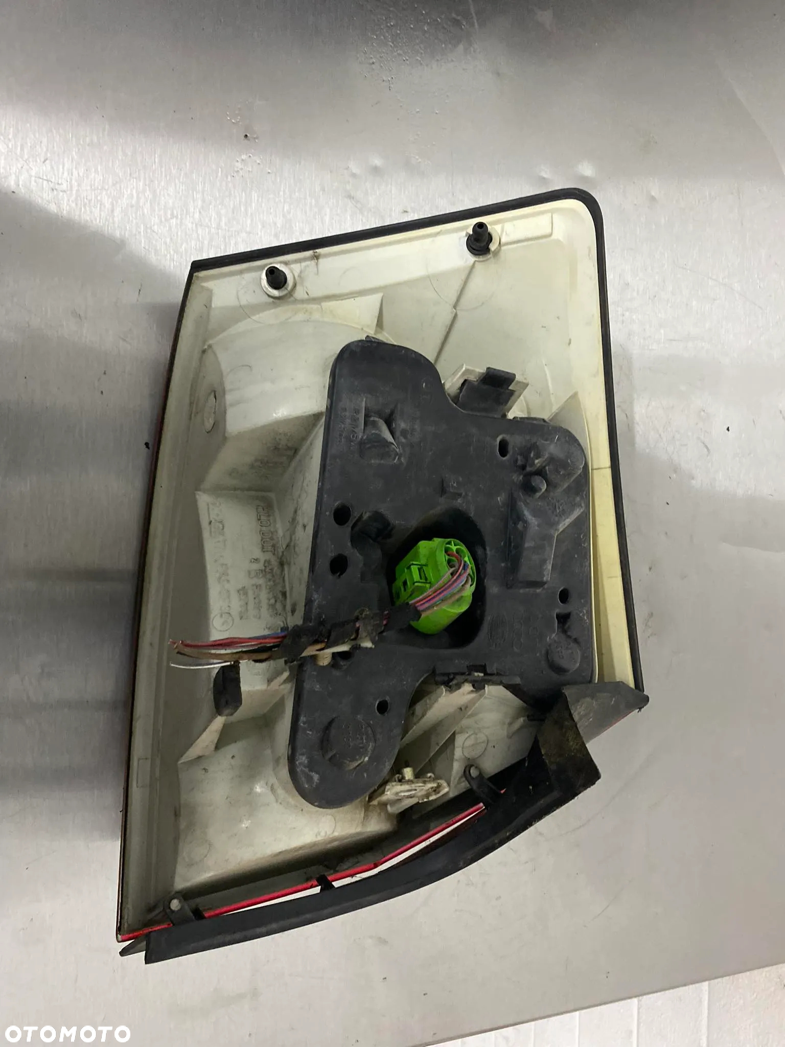 AUDI A4 B6 LAMPA PRAWY TYL TYLNA SEDAN - 3