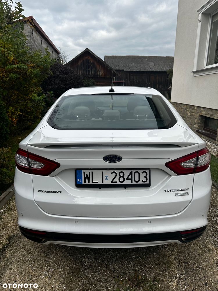 Ford Fusion 2.0 EcoBoost Titanium - 9