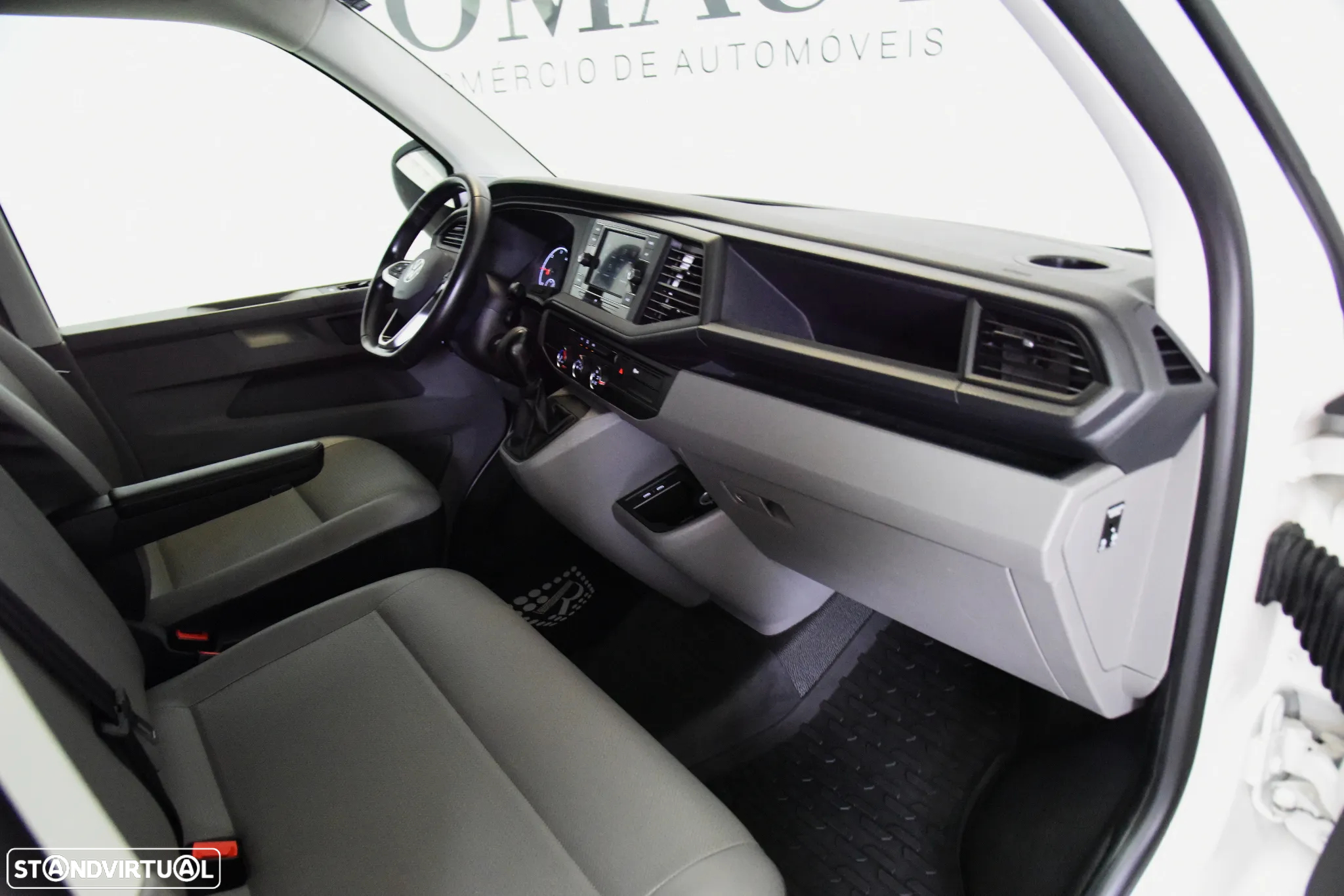 VW Transporter 2.0 TDI Business DSG - 17