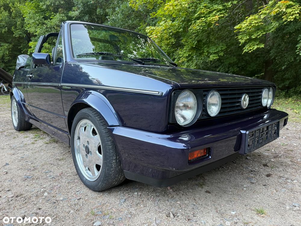 Volkswagen Golf - 1
