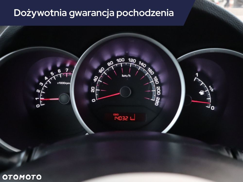 Kia Venga - 13