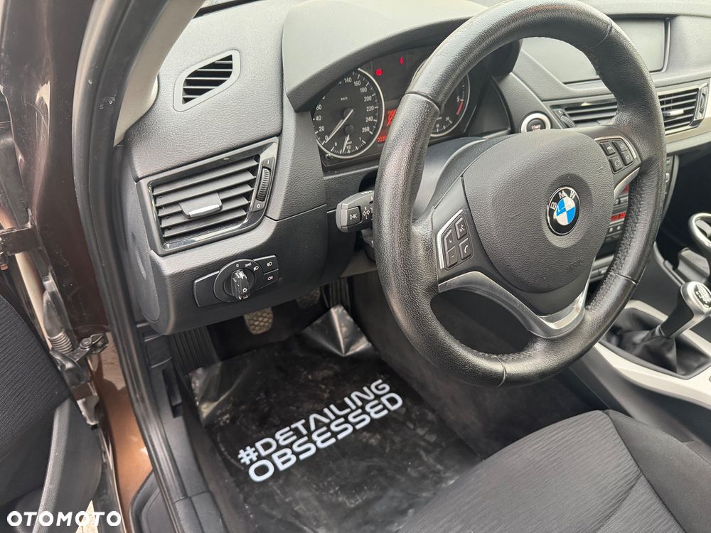 BMW X1 sDrive18d xLine - 18