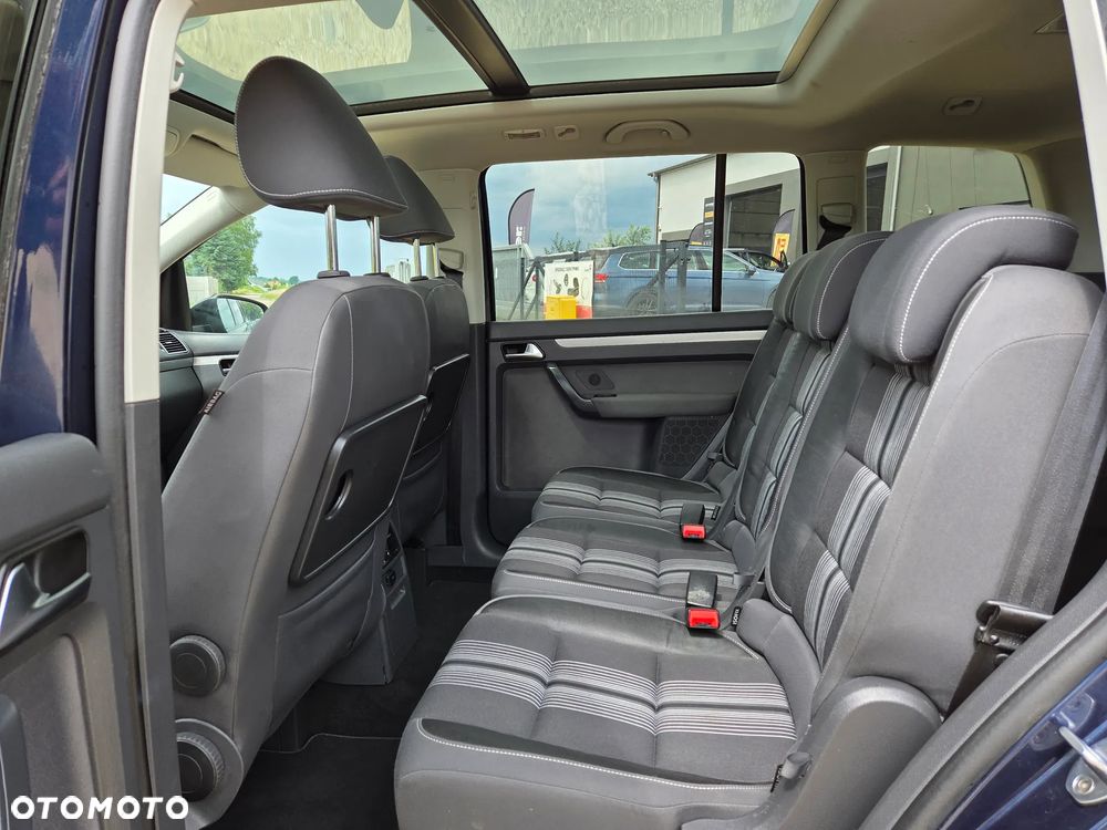 Volkswagen Touran 2.0 TDI DPF DSG MATCH - 11