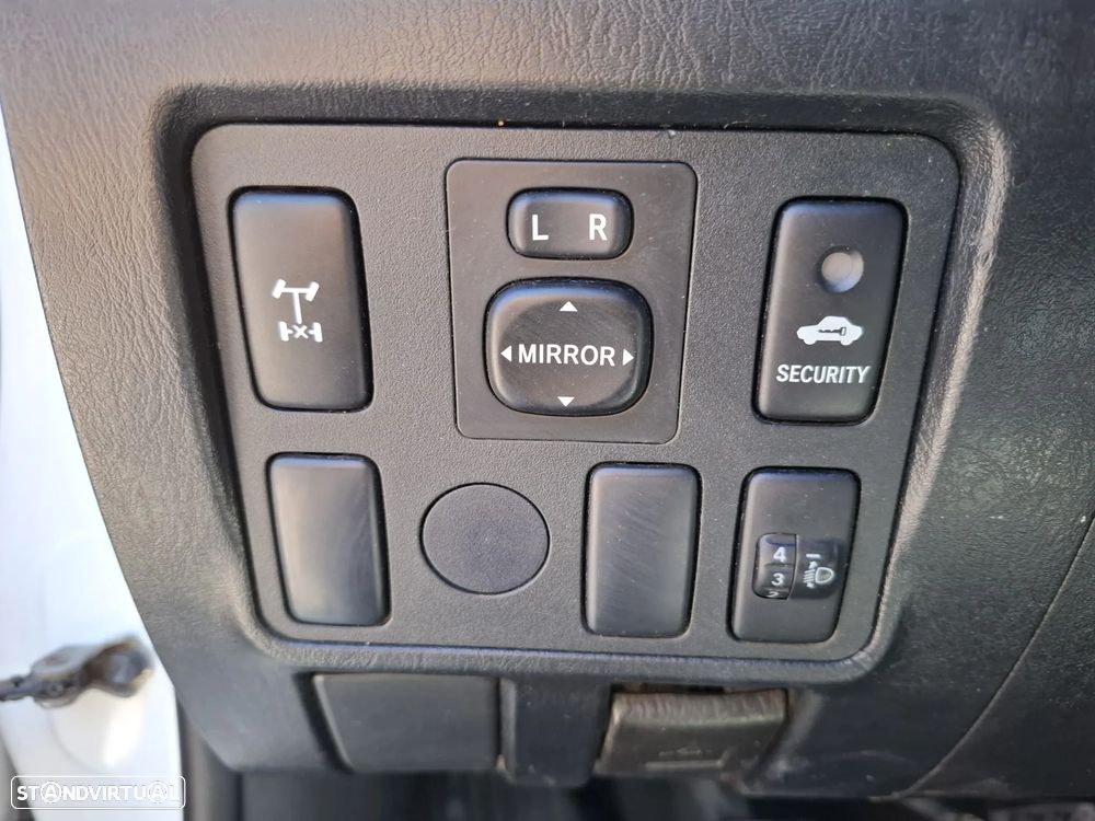 Toyota Hilux 2.5 D-4D 4WD CS CM+AC - 22