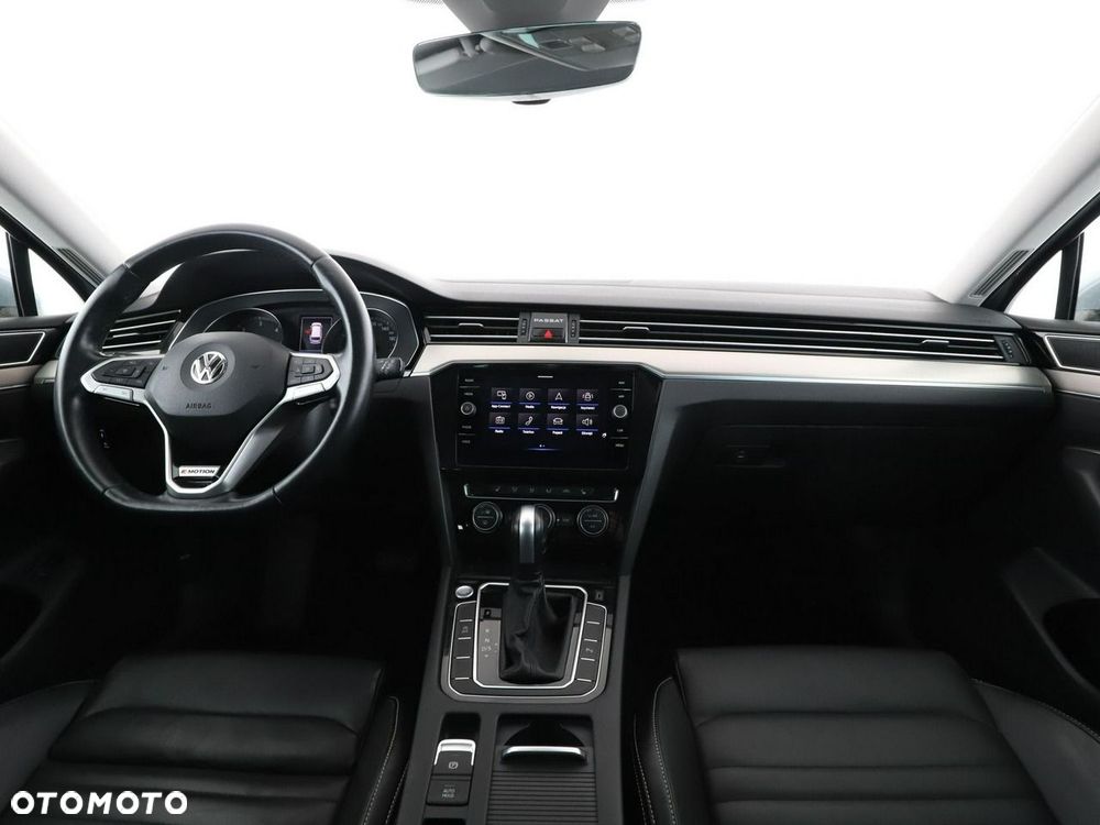 Volkswagen Passat Variant 2.0 TDI 4Mot Elegance DSG - 16