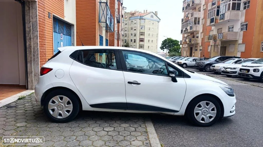 Renault Clio 1.5 dCi 75 CV IVA DEDUTÍVEL - 5