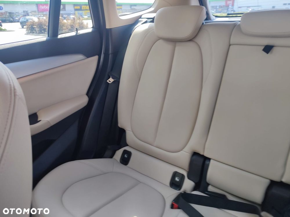 BMW X1 sDrive18d Advantage - 12