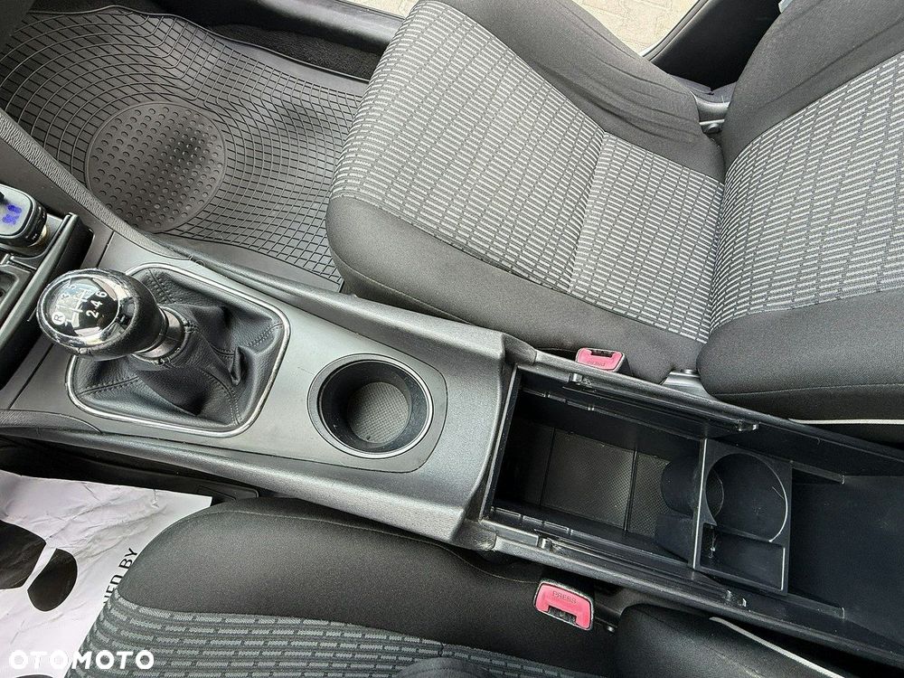 Toyota Avensis 2.0 D-4D Active - 35