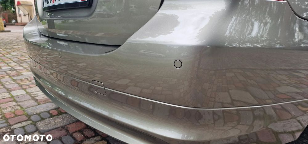 BMW Seria 3 320d DPF Edition Sport - 38