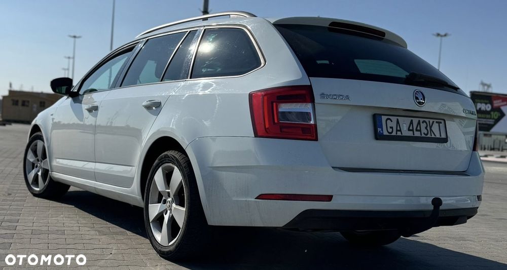 Skoda Octavia 1.6 TDI Clever DSG - 4