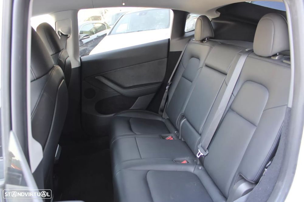 Tesla Model Y Standard - 29