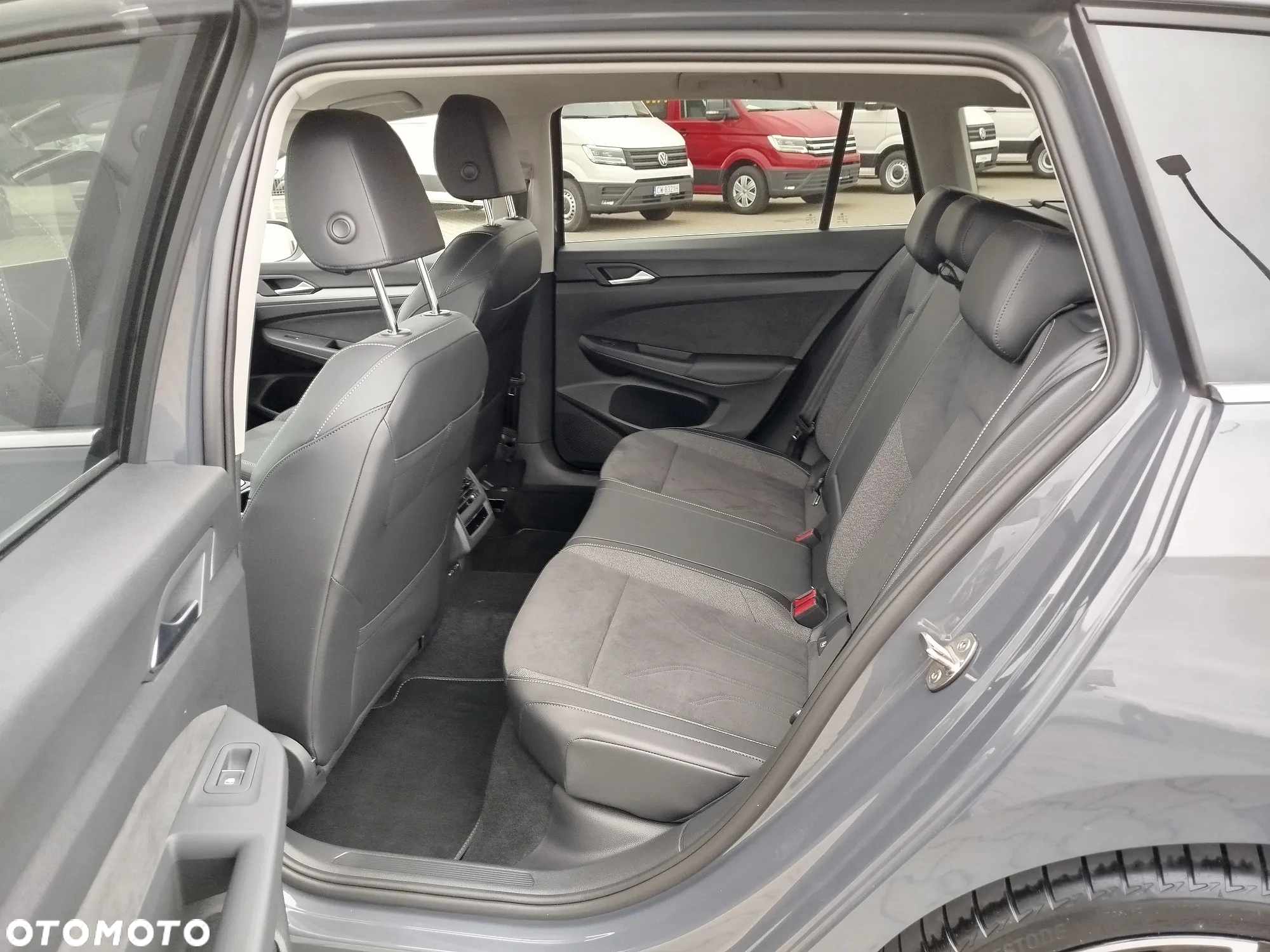 Volkswagen Golf VIII 1.5 eTSI EVO Style DSG - 7