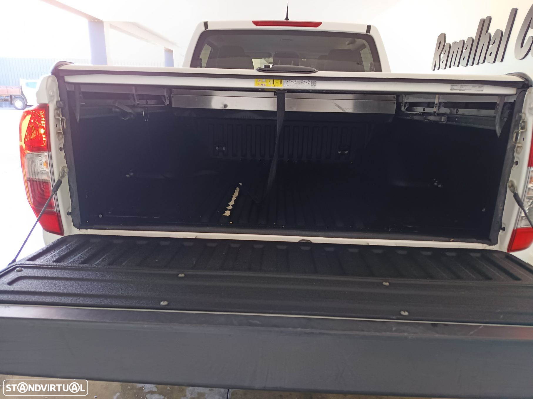 Nissan Navara 2.3 dCi CD 4WD N-Connecta - 11