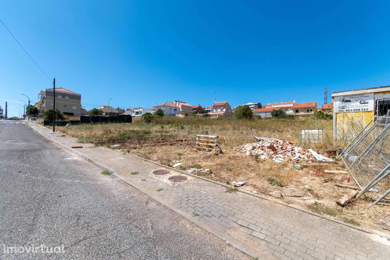 Terreno para construção de moradia T3 | 190 m² | Amadora - Grande imagem: 2/23