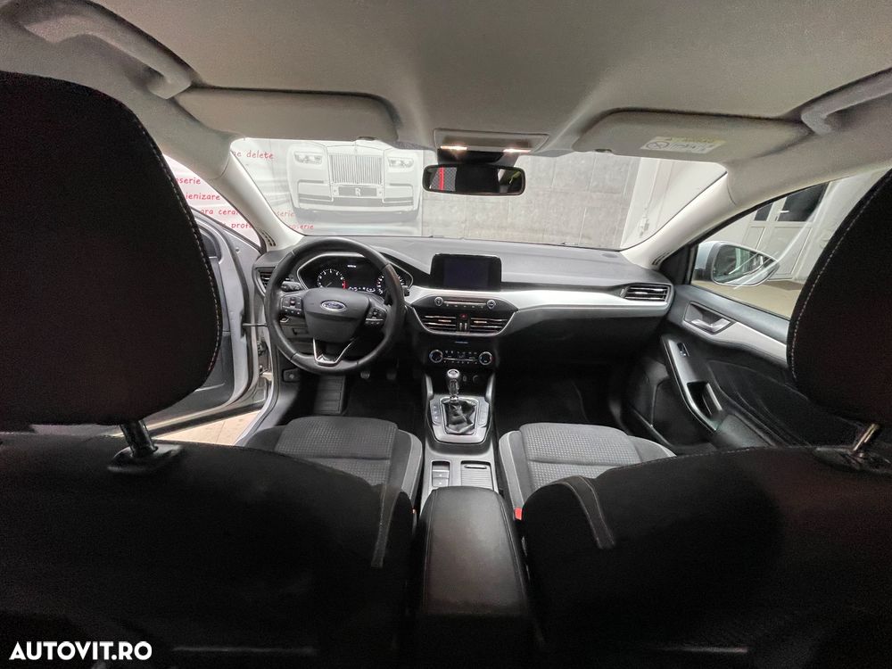 Ford Focus 1.0 EcoBoost Trend - 8