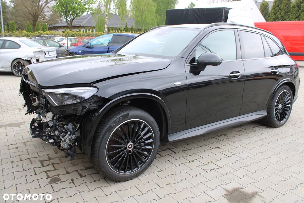 Mercedes-Benz GLC 300 e PHEV 4-Matic AMG Line - 8