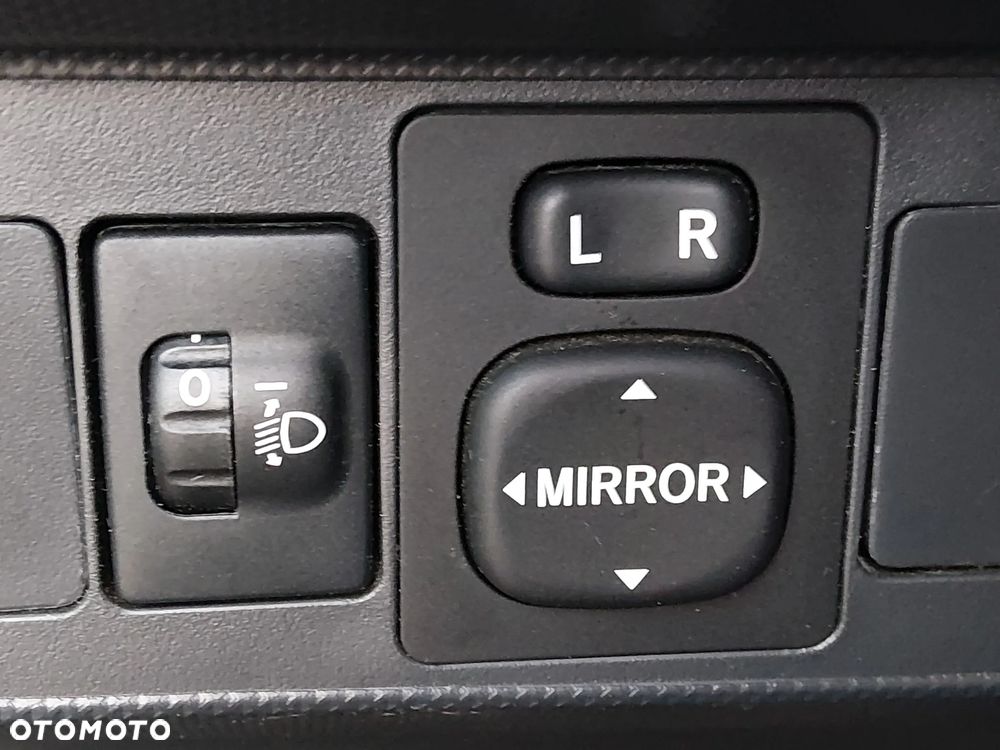 Toyota Auris 1.33 VVT-i - 24