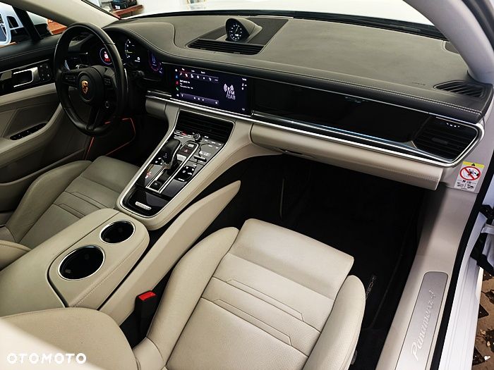 Porsche Panamera 4 E-Hybrid - 40