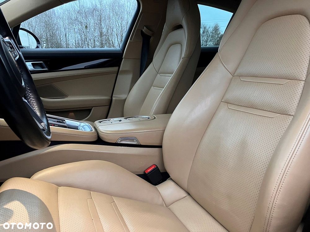 Porsche Panamera - 24