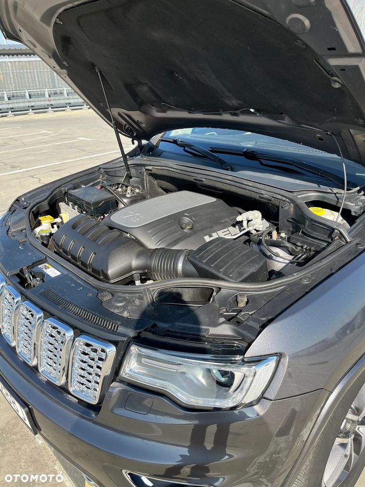 Jeep Grand Cherokee 5.7 V8 HEMI Overland Summit - 28