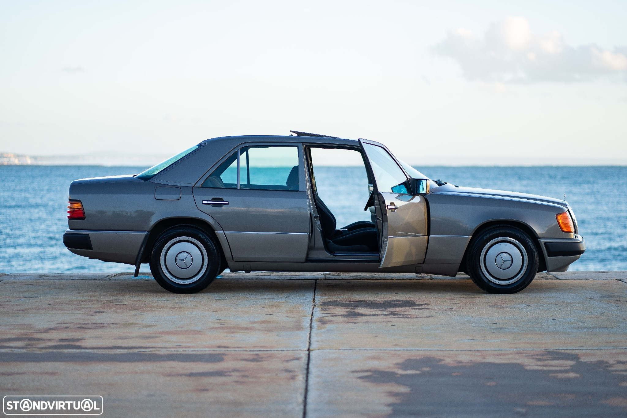 Mercedes-Benz E 250 - 25