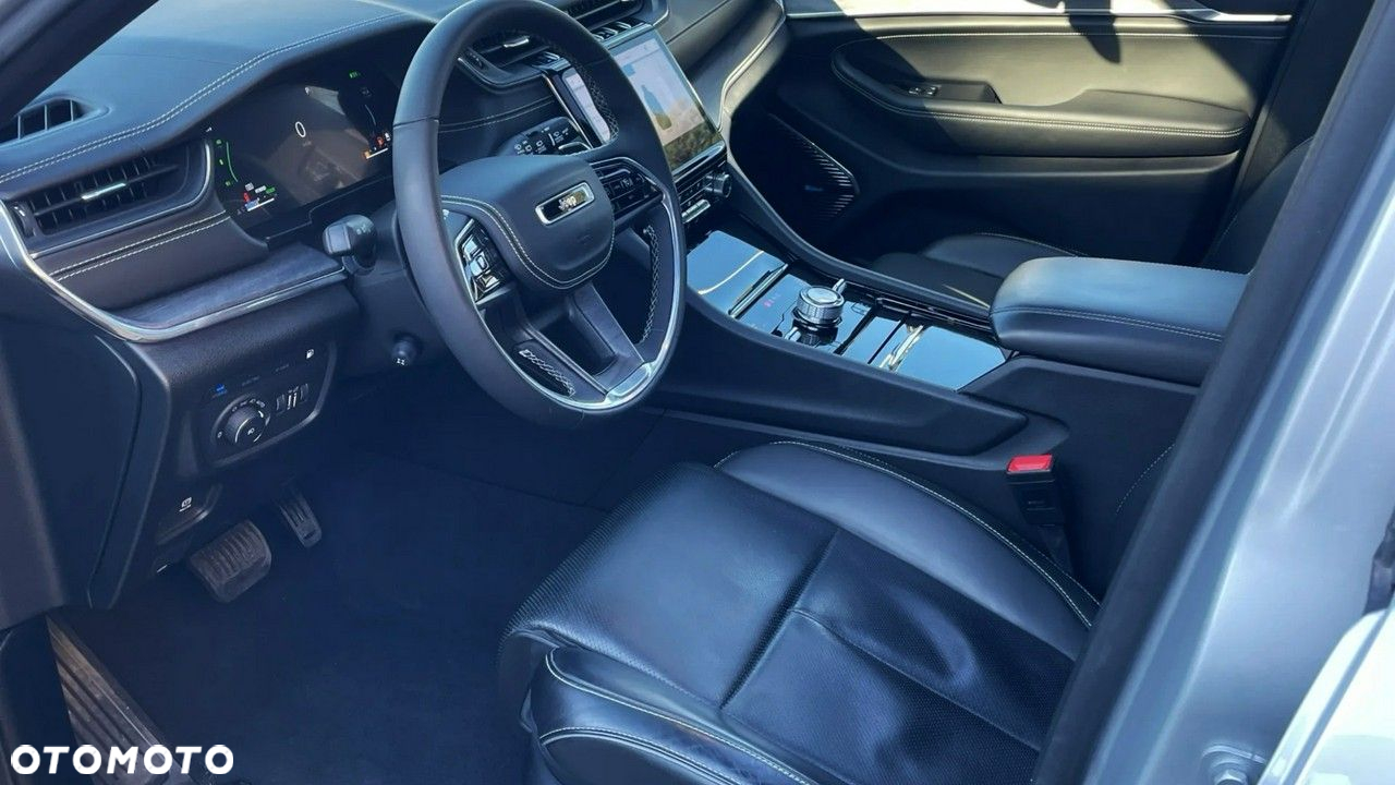 Jeep Grand Cherokee - 8