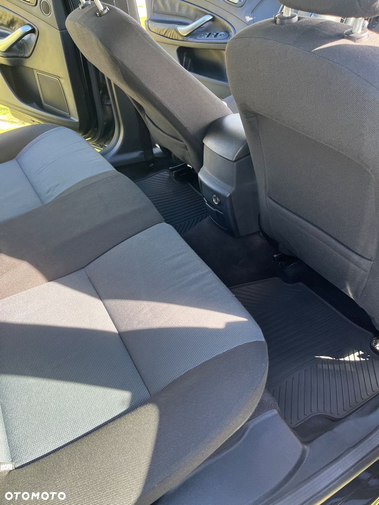 Ford Mondeo 1.8 TDCi Ambiente - 16