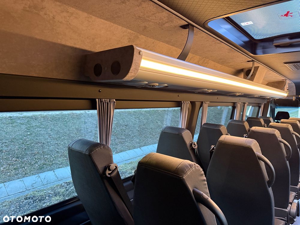 Mercedes-Benz Sprinter 517 - 30