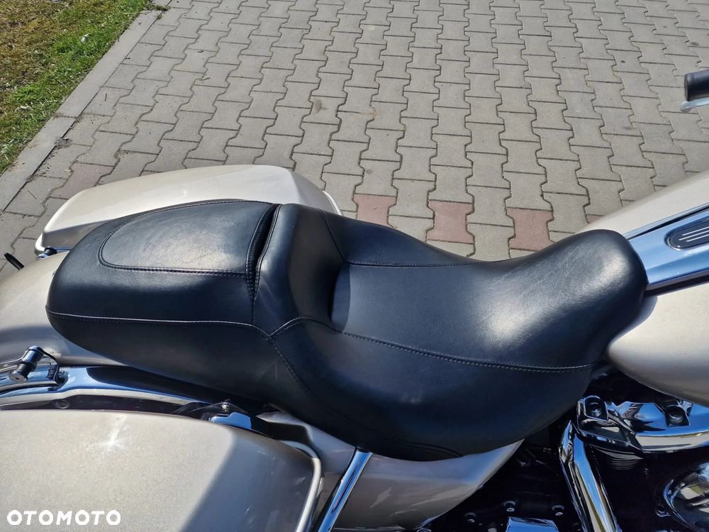 Harley-Davidson Touring Street Glide - 14